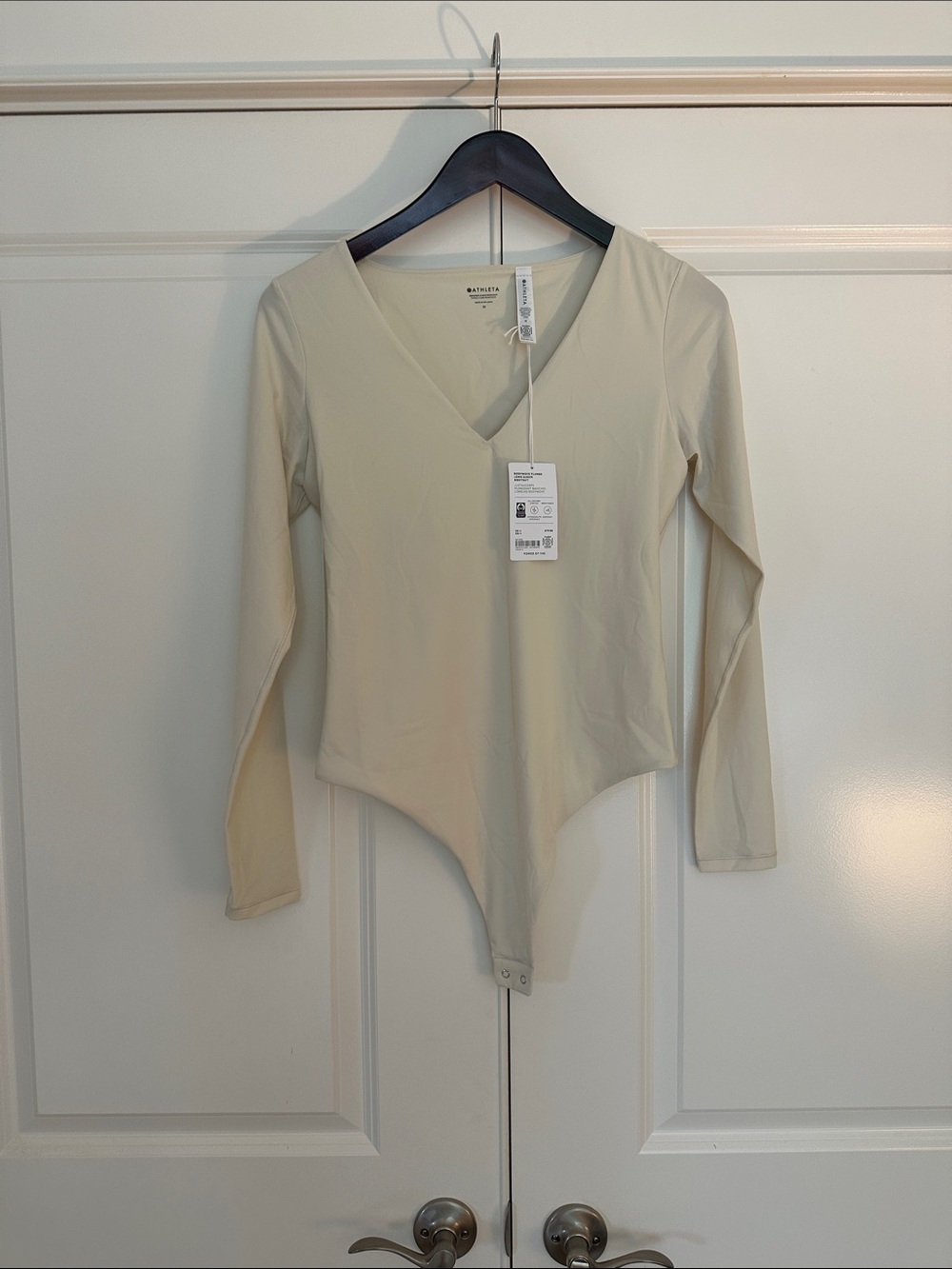 NWT Athleta Bodymove Plunge V-Neck Long Sleeve Bodysuit bone size medium